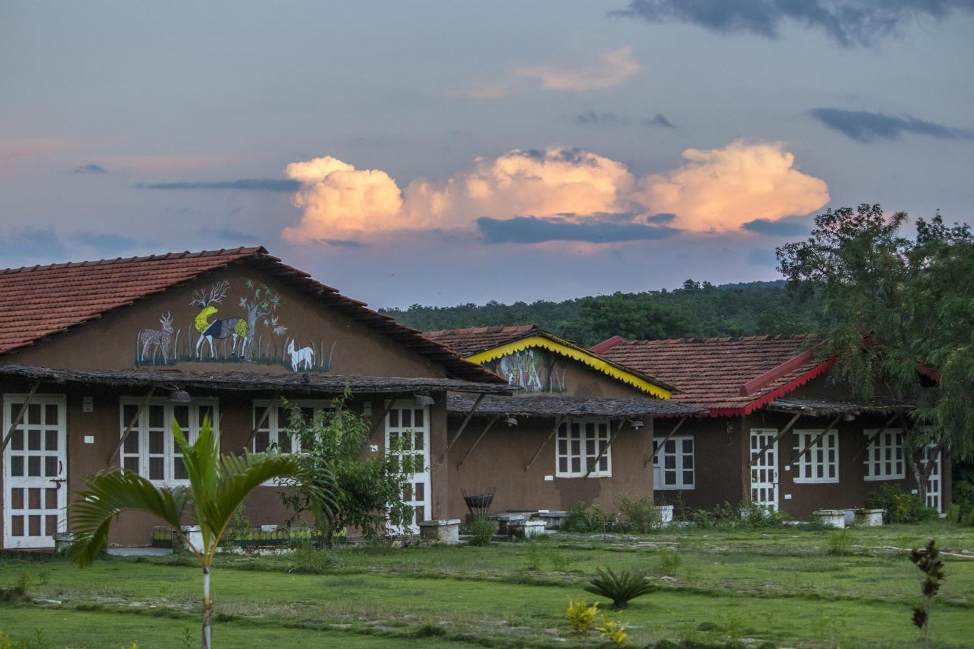 Wow Stayz2 Pachmarhi Foothill Cottages Exterior foto