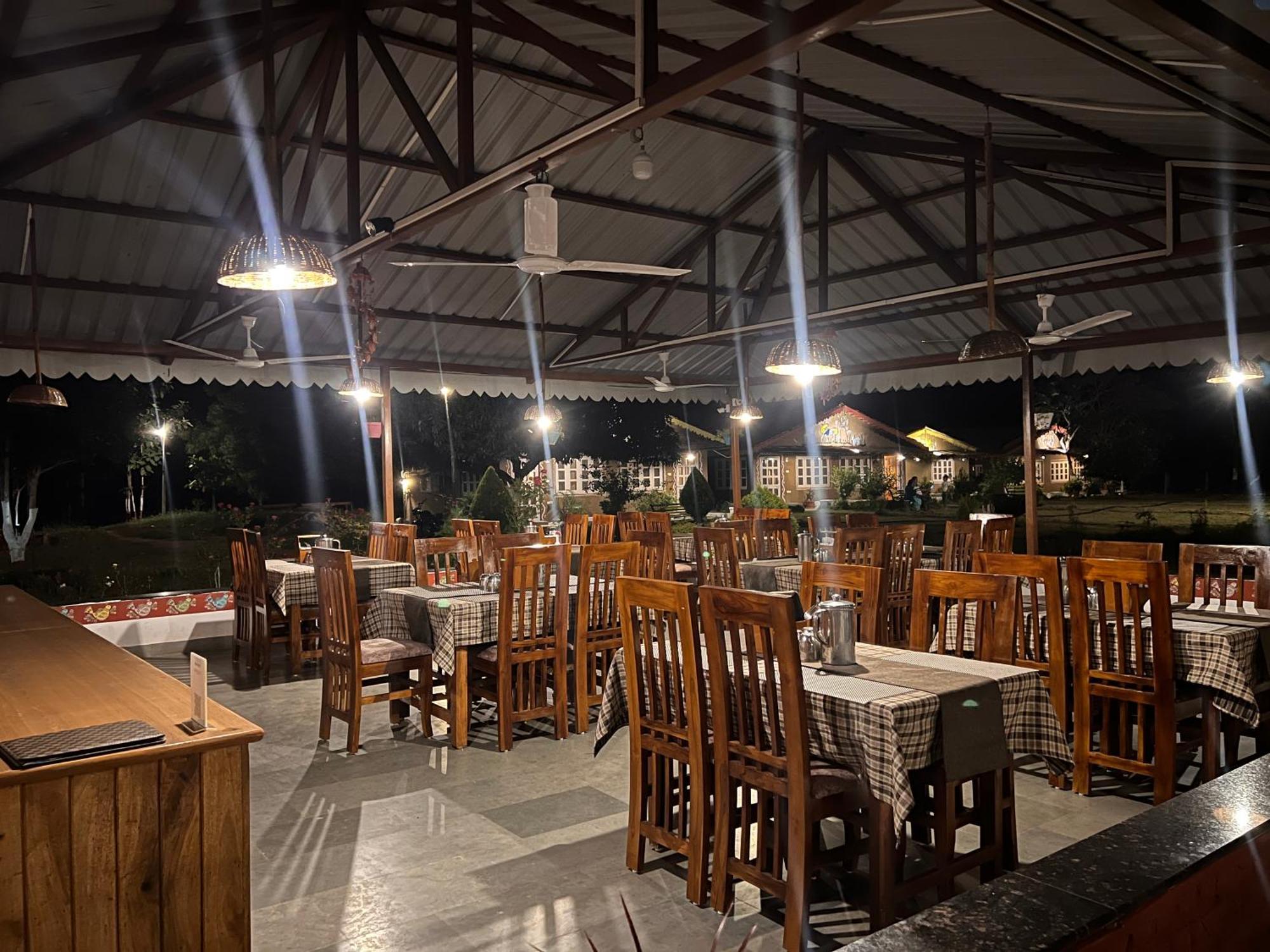 Wow Stayz2 Pachmarhi Foothill Cottages Exterior foto