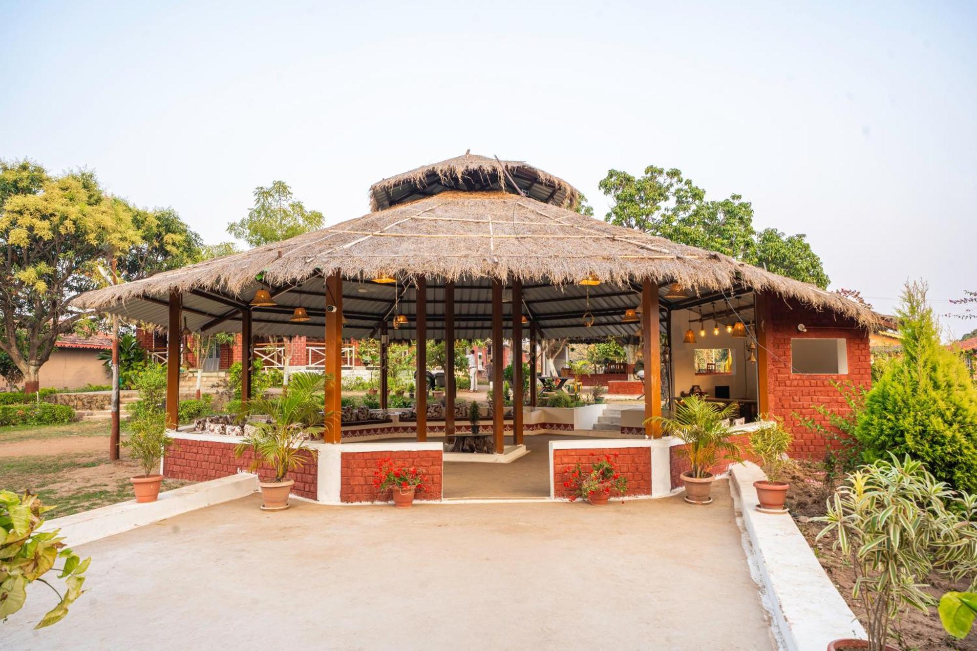 Wow Stayz2 Pachmarhi Foothill Cottages Exterior foto